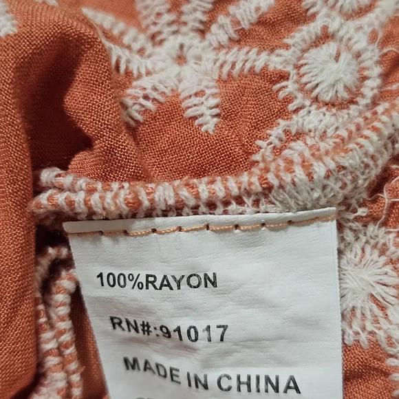 Solitaire Embroidered Boho Top Scalloped Trim Apricot/ White  Medium - Picture 8 of 9